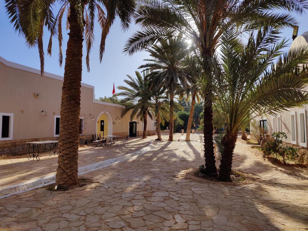 Hotel Pansy Qasr Ghilan Extérieur photo